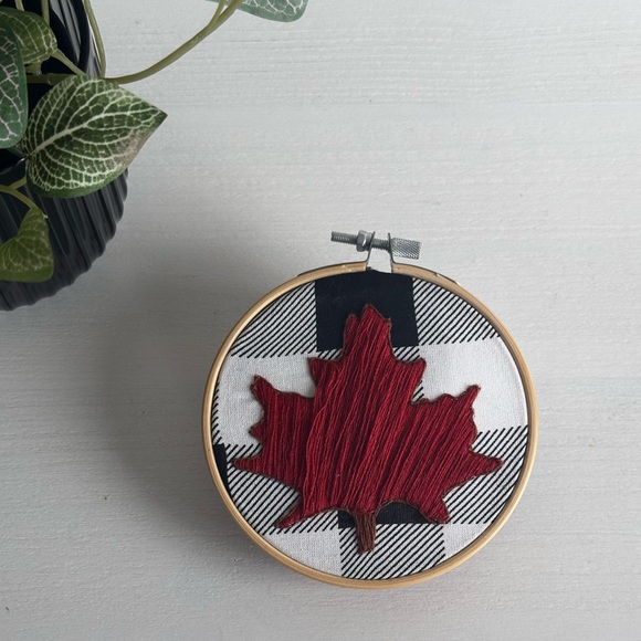 Handmade maple leaf embroidery 🍁 - Picture 3 of 3